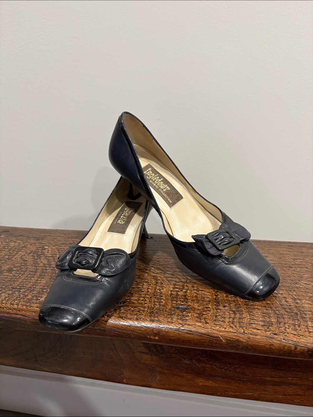 Grazia for Ingledew’s Vintage Square Toe Leather Buckle Pumps Navy Size 8.5N